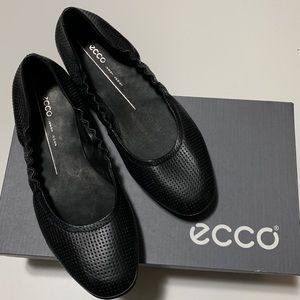 Ecco “Incise Enchant” Blk Perforated Lthr Flat Sz8